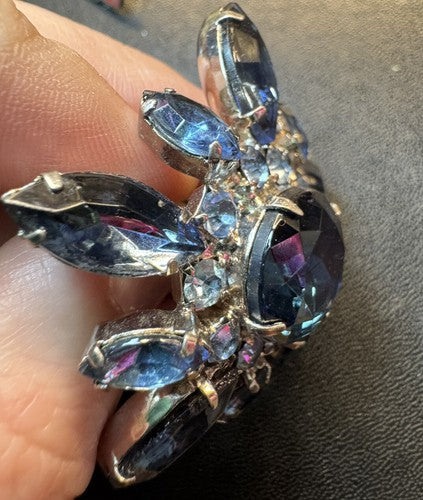 Vintage Prong Set Blue Rhinestone Snowflake Starburst Brooch