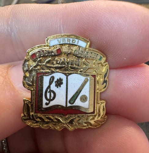 The DAVEDI CLUB Member Pin Vintage - North Bay Ontario Italian Italy