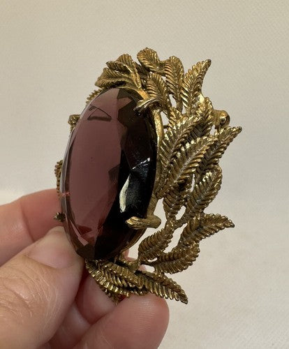 Incredible Glass BROOCH Pin Large Purple Stone RHINESTONE GOLD TONE LEAF MOTIF