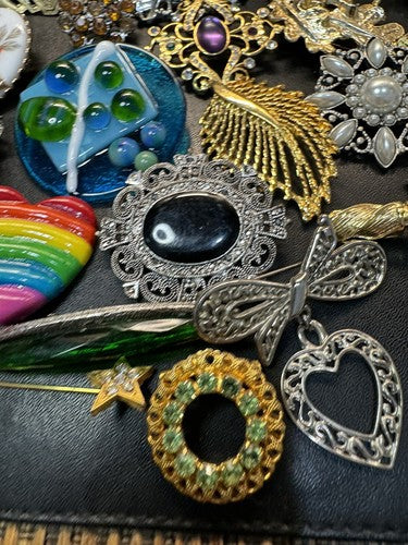 27 Vintage & Modern Mixed Theme Brooch/Pin Lot Cabochon Rhinestone