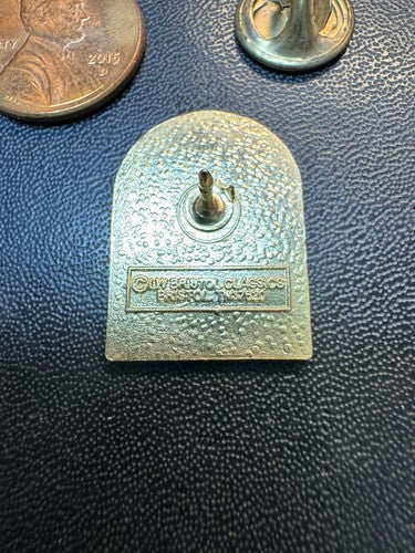 Multnomah Falls Oregon Travel Souvenir Lapel Pin