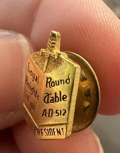 Vintage Loyal Knights of YE Round Table A.D. 512 Past President Lapel Pin