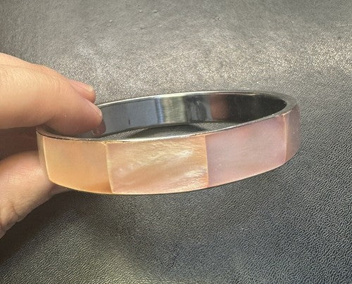 GORGEOUS PINK SOUTHWESTERN NATIVE AMERICAN MOTHER OF PEARL INLAY .5” BRACELET