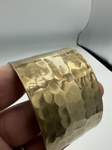 Vintage 1.5” 80s Hammered Brass Disco Dance Hippie Chic 70s Cuff Bracelet