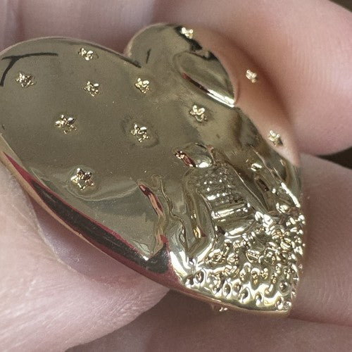 VTG Dreamworks Variety Club Shrek Fiona Donkey Heart Shaped Gold Tone Pin NOS