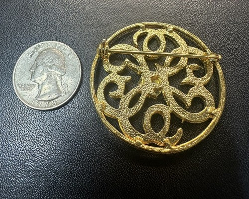 Elegant Lions Club Ladies Gold Tone Swirl Pin Brooch NOS