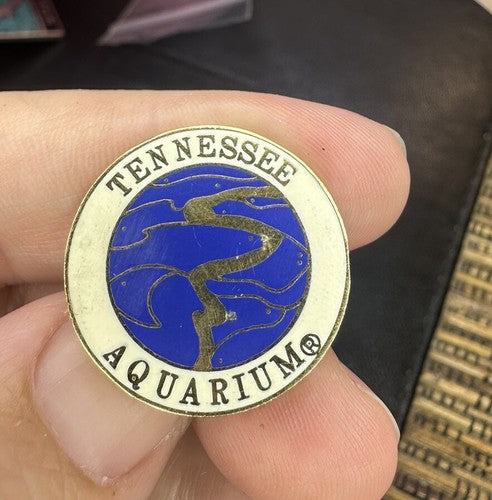 Tennessee Aquarium Chattanooga Enamel Pin Very Nice!