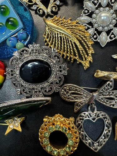 27 Vintage & Modern Mixed Theme Brooch/Pin Lot Cabochon Rhinestone