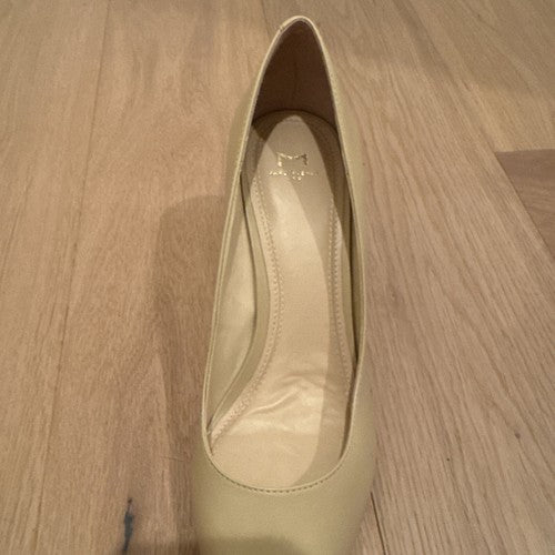 Marc Fisher LTD ZALA BLOCK HEEL POINTY TOE PUMP Light Natural Leather Size 9
