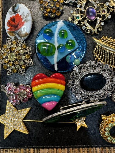 27 Vintage & Modern Mixed Theme Brooch/Pin Lot Cabochon Rhinestone