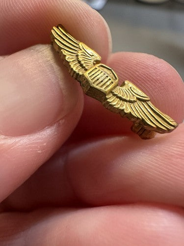 WWII US Army Air Corps Pilot Wings Sweetheart Pin Gold Tone GF Force Crew .75”