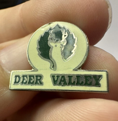 DEER VALLEY PIN Utah Ski Resort Silver Tone with Enamel Metal Lapel Brooch Pin