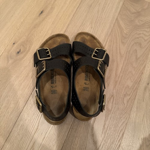 Birkenstock Milano Bold Black Leather Regular Width