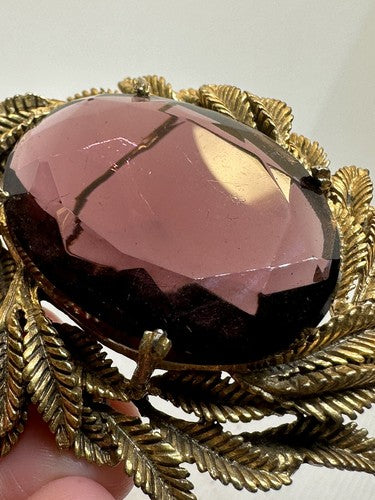 Incredible Glass BROOCH Pin Large Purple Stone RHINESTONE GOLD TONE LEAF MOTIF