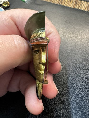 Vintage WWII General Douglas MacArthur Bust Celluloid Pin Pin Back Brooch Nice!