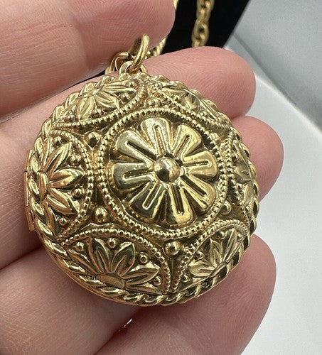 1928 Layered Domed Pendant Necklace With Locket