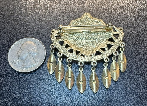 Vintage 1928 Gold tone Precious stone Cabochon dangling pin brooch