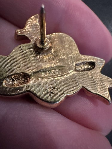 Avon #1 Teacher Apple Gold Toned Lapel Pin - Very Nice!