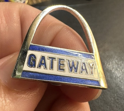Gateway Arch National Park St. Louis Missouri State Souvenir Lapel Hat Pin