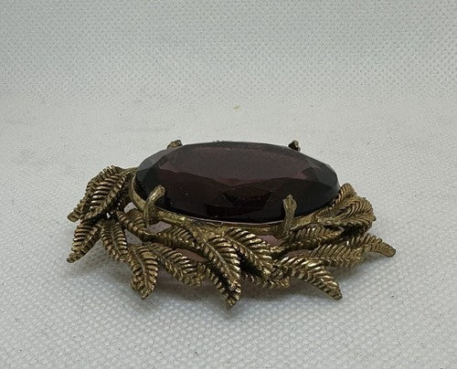 Incredible Glass BROOCH Pin Large Purple Stone RHINESTONE GOLD TONE LEAF MOTIF