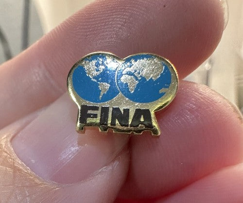 INTERNATIONAL SWIMMING FEDERATION FINA OFFICIAL REFEREE PIN NEW OLD STOCK