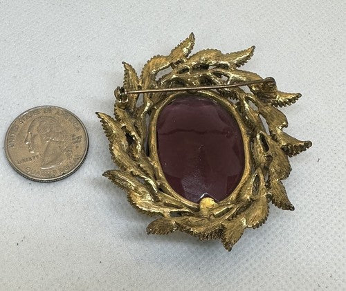 Incredible Glass BROOCH Pin Large Purple Stone RHINESTONE GOLD TONE LEAF MOTIF