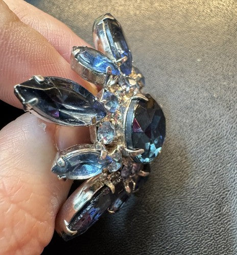 Vintage Prong Set Blue Rhinestone Snowflake Starburst Brooch