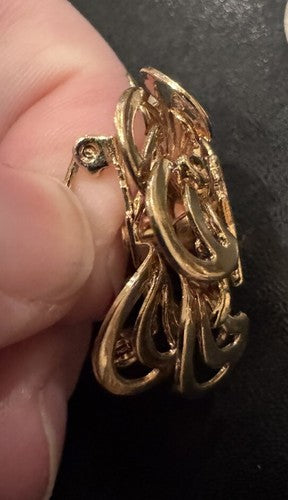 VFW Ladies Auxiliary Member Brooch Lapel Hat Jacket Bag Pin - Gorgeous!