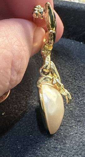 Vintage Brooch JOAN RIVERS 1990s Faux Pearl Heart & Leaves Goldtone Jewellery