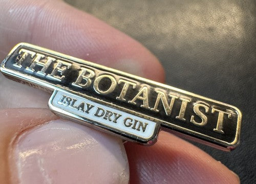 THE BOTANIST - Islam Dry Gin - Pin Button Vintage Advertising