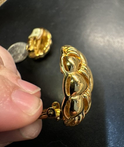 Vintage Ciner Huge Shiny Gold Plated Run Way Statement Clip On Earrings