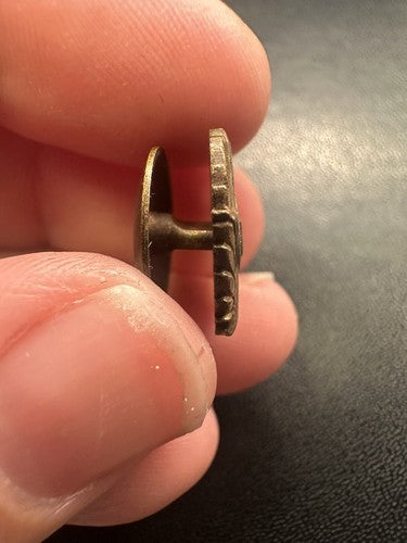 Antique WWI Era United States Mililtary Honorable Discharge Collar Pin