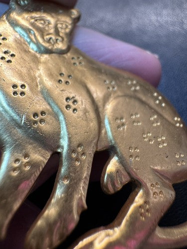 MMA Metropolitan Museum of Art 1985 Gold Tone Cat Pin Brooch Vintage