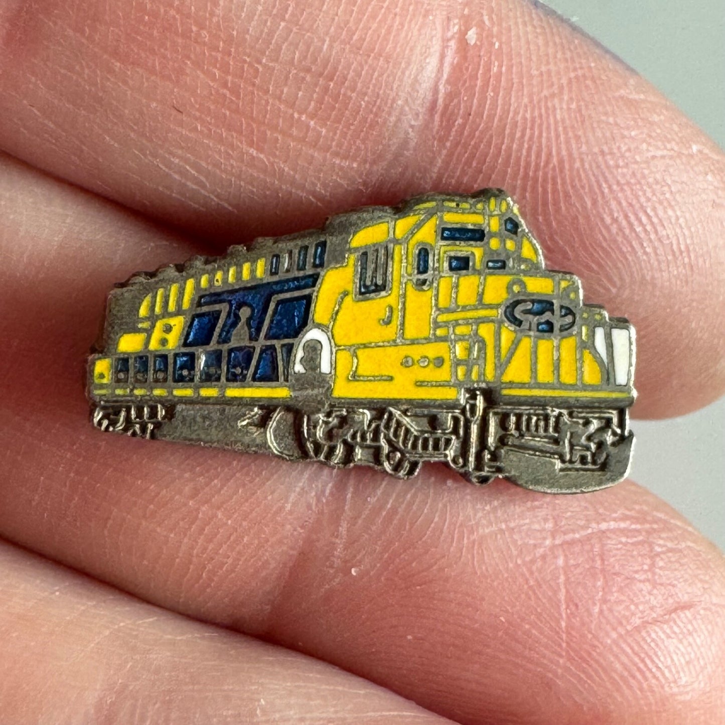 Vintage Santa Fe Locomotive Lapel Pin Tain
