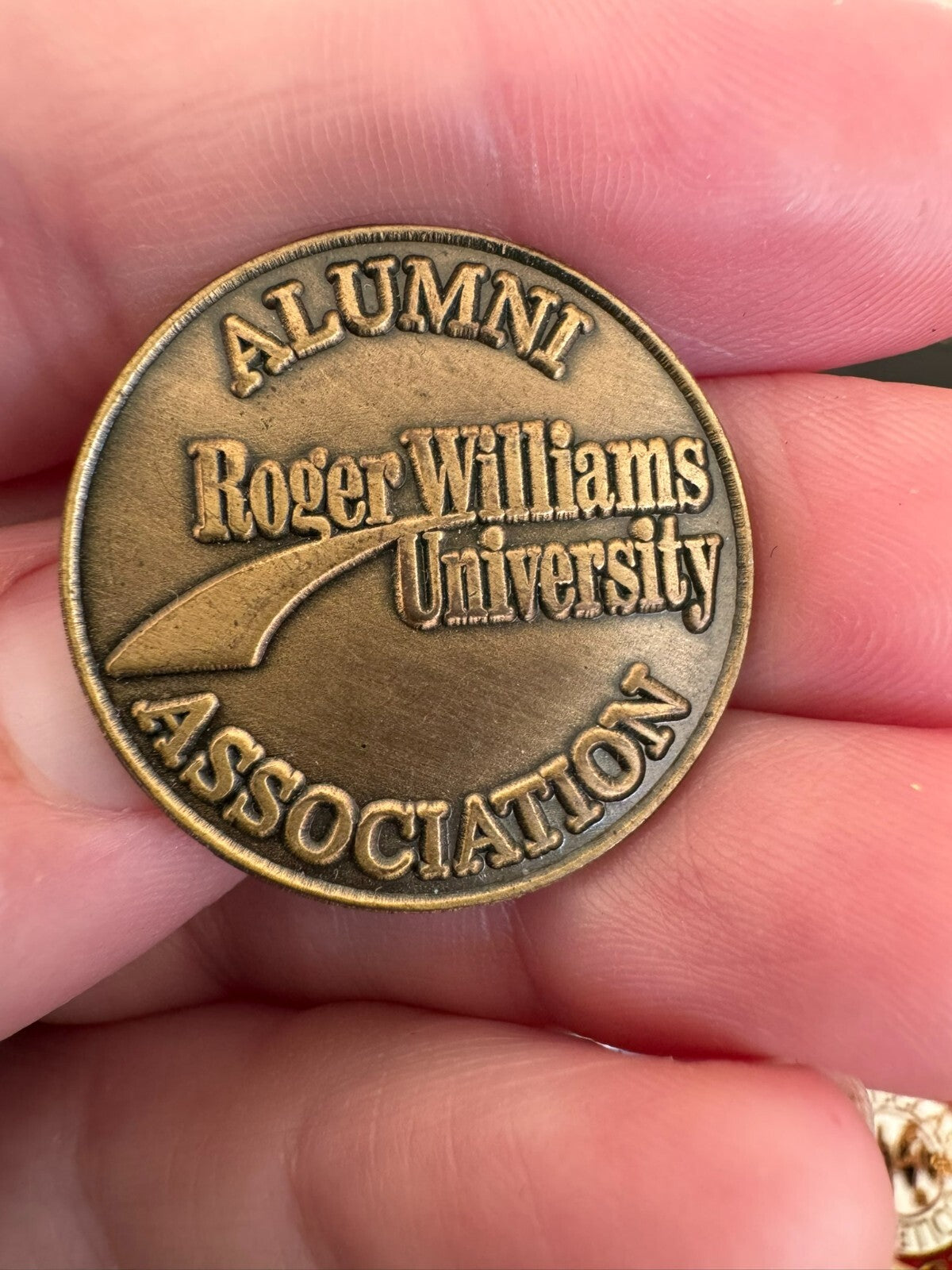 Roger Williams University Alumni Association Pin