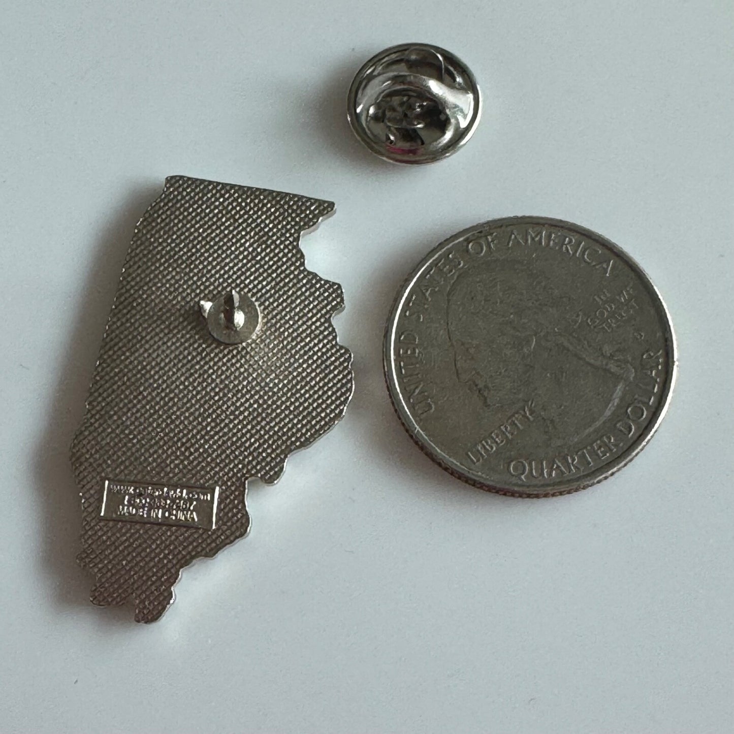 Illinois State Souvenir Pin – Lincoln and Willis Tower Design
