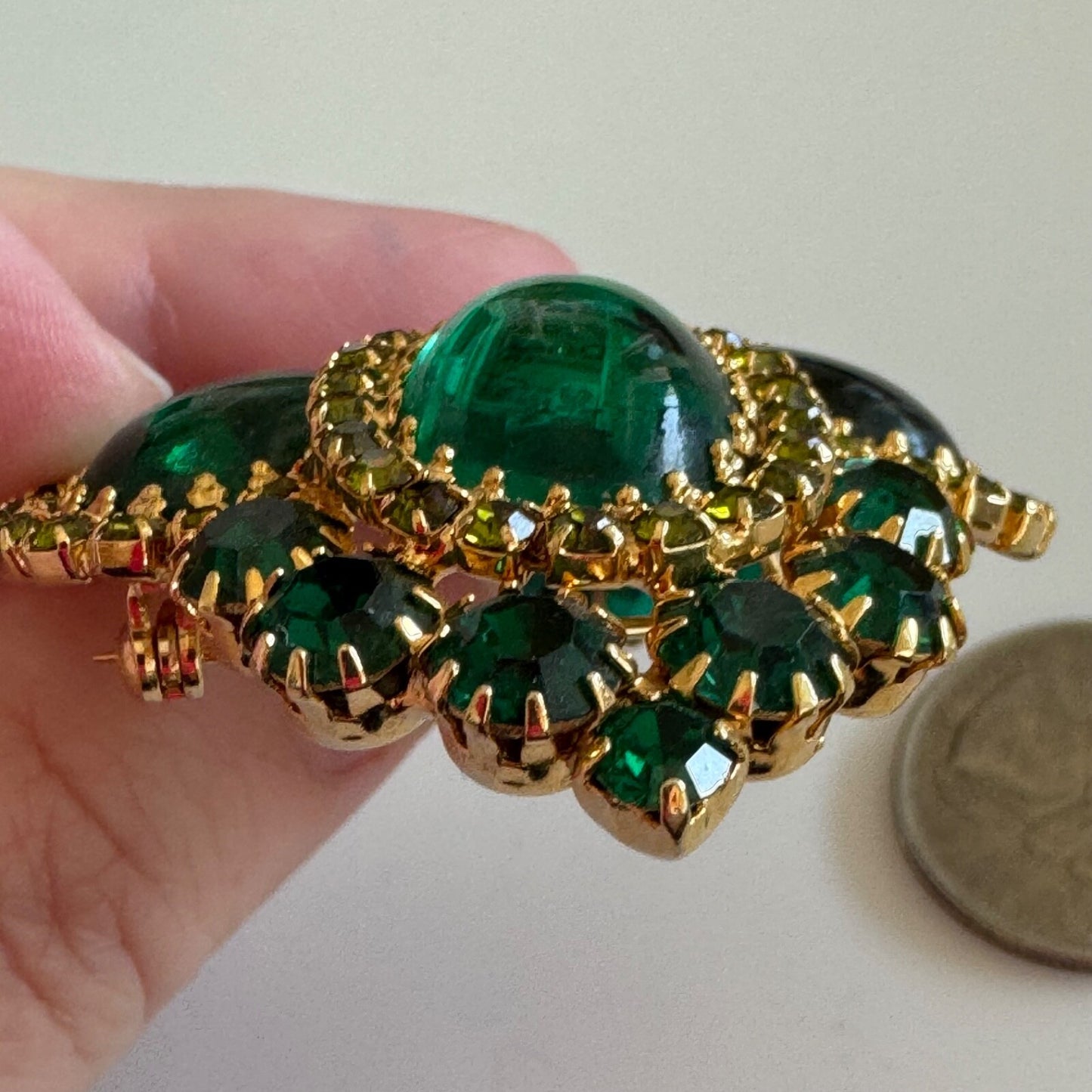 Juliana D&E Green Cabochon Dangle Brooch Gold Tone Heart Scroll