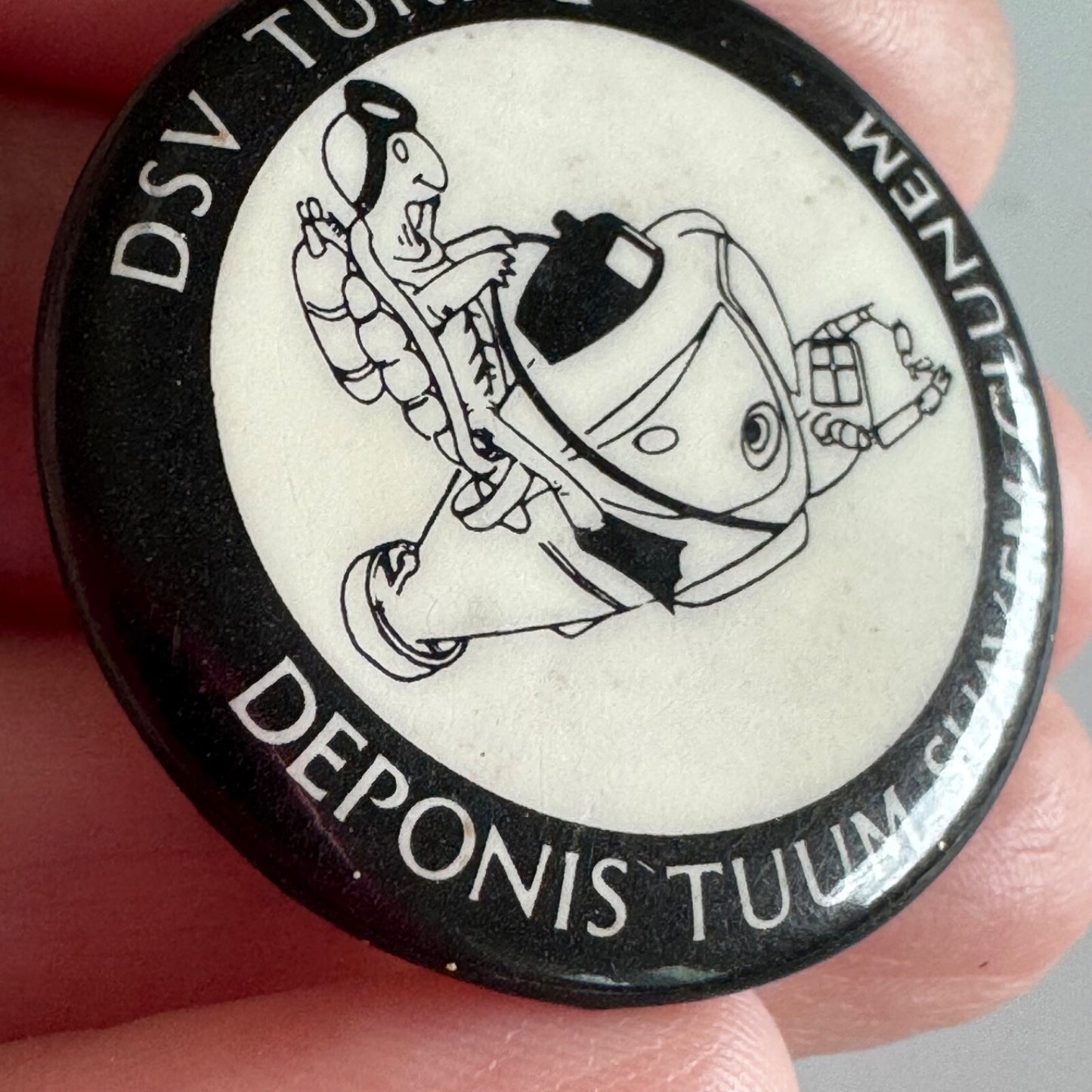 Vtg US Navy DSV Turtle Deep-Ocean Research Submersible Pin
