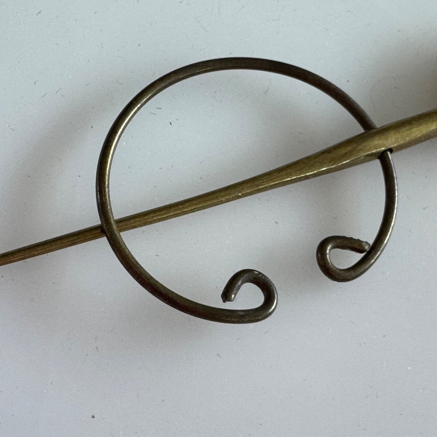Vintage Antique SCOTTISH AGATE ENAMEL PENANNULAR ARTSY BRASS BROOCH PIN