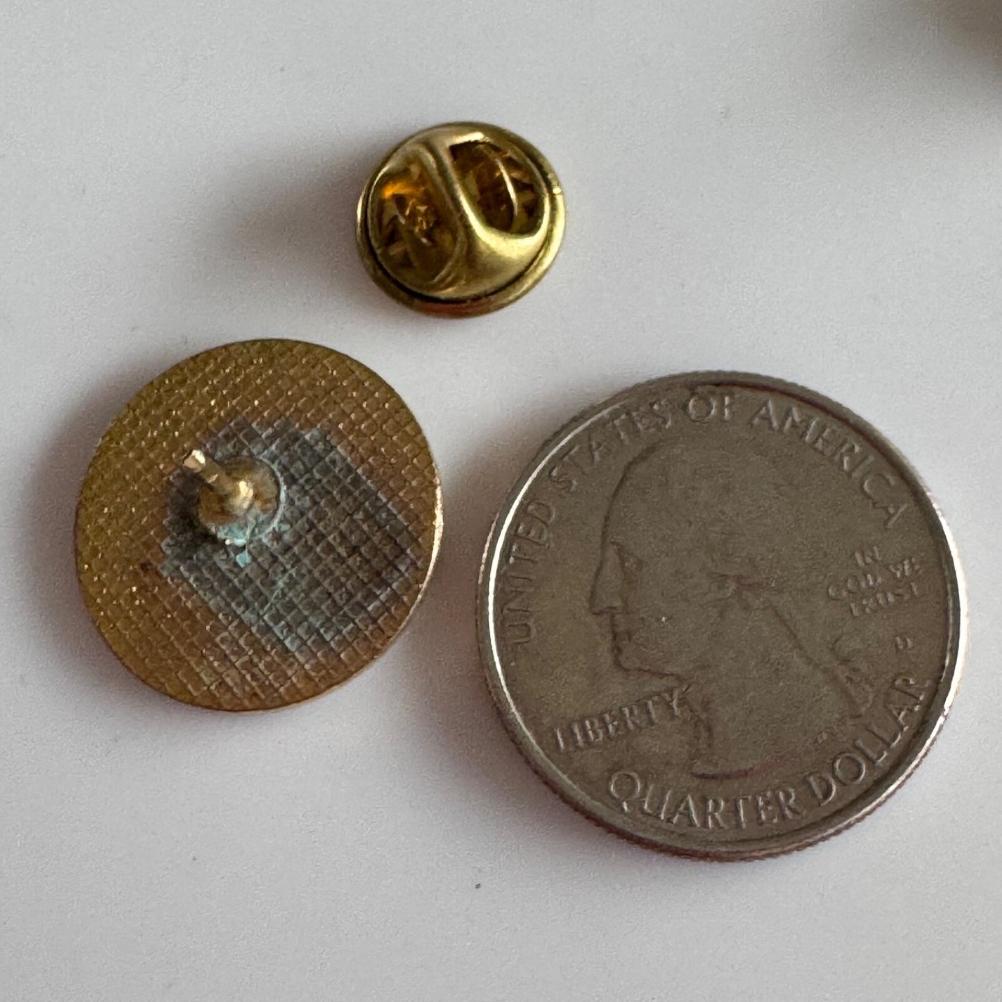 Vintage Great Seal State of Texas Gold Tone Lapel Pin Tie Tack TX