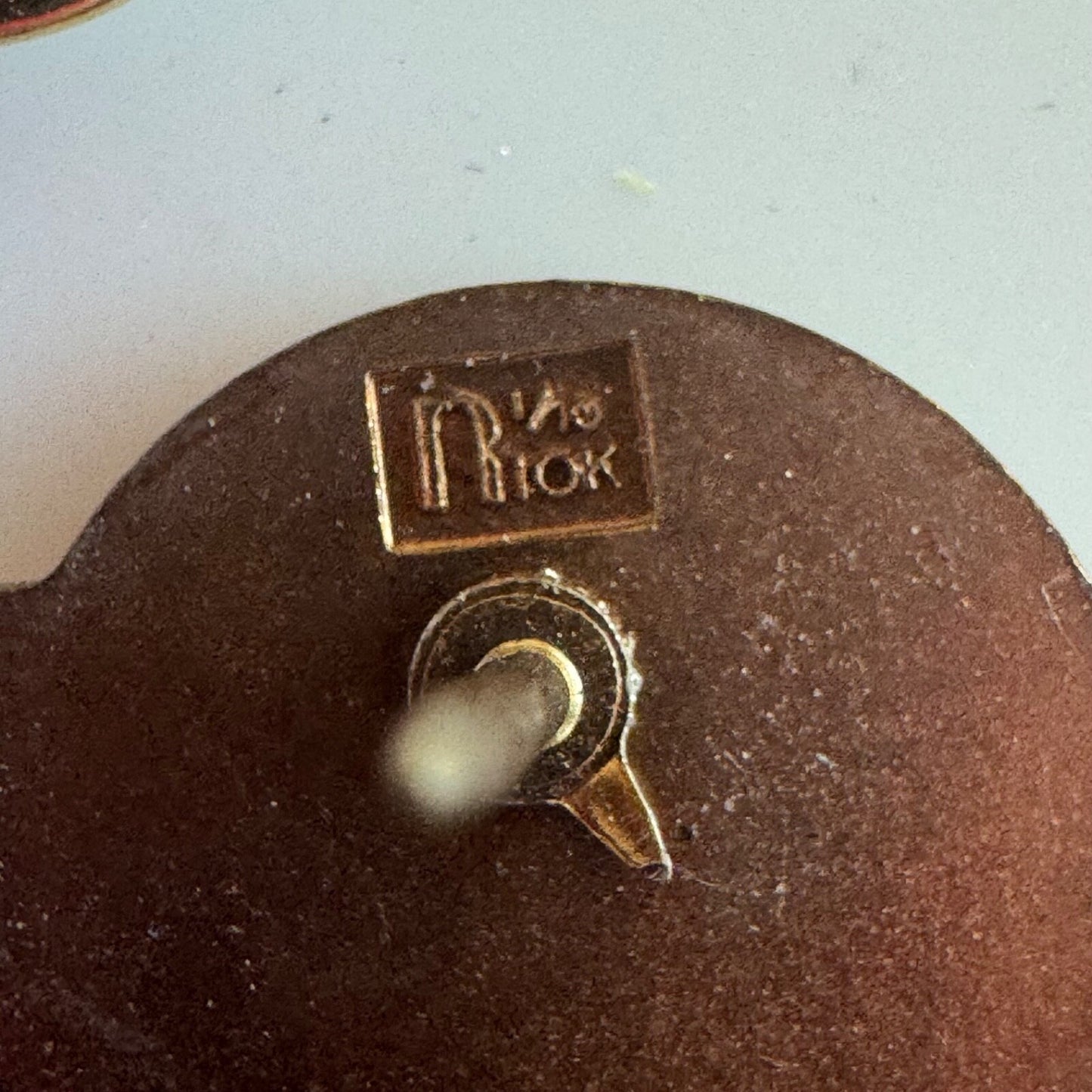 NORTHWEST AIRLINES SERVICE PIN 30 YEARS EMERALD STONE 1/10-10K ROBBINS COMPANY