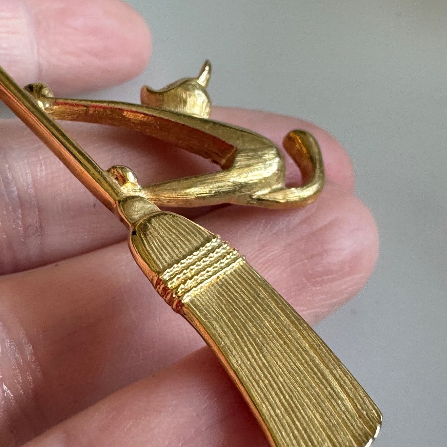Vintage Avon Halloween Bewitching Cat on Broom Flying Gold Tone Lapel Pin