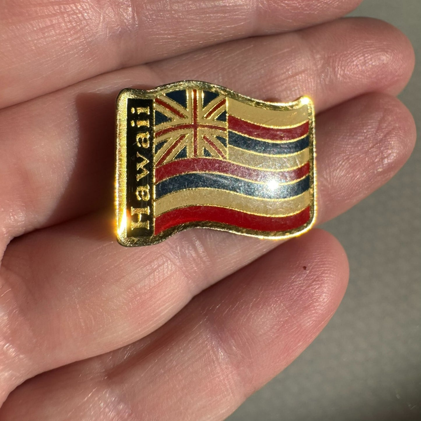 Vintage Hawaii Flag Souvenir Lapel Pin Hawaiian Oahu Kauai Maui