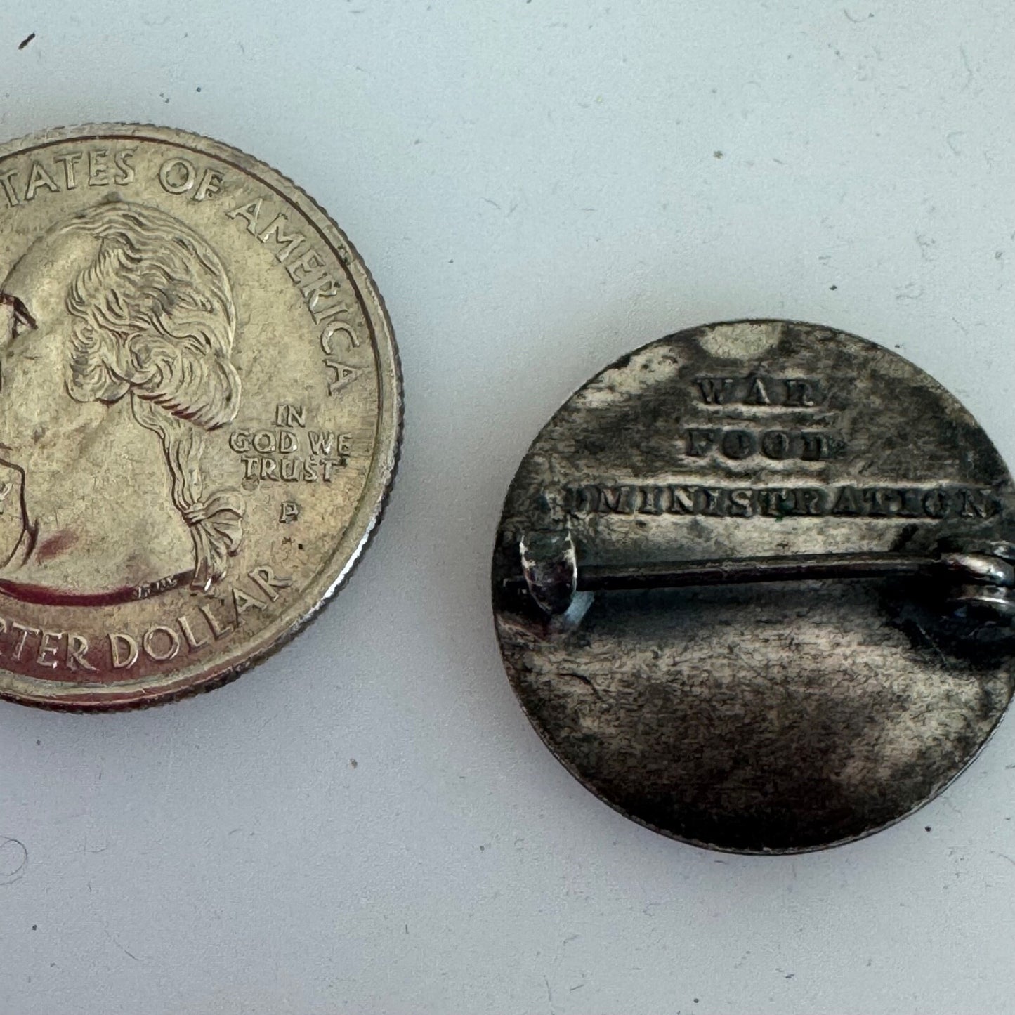 WW2 HOME FRONT WAR FOOD ADMINISTRATION ACHIEVEMENT AWARD FOR FREEDOM LAPEL PIN