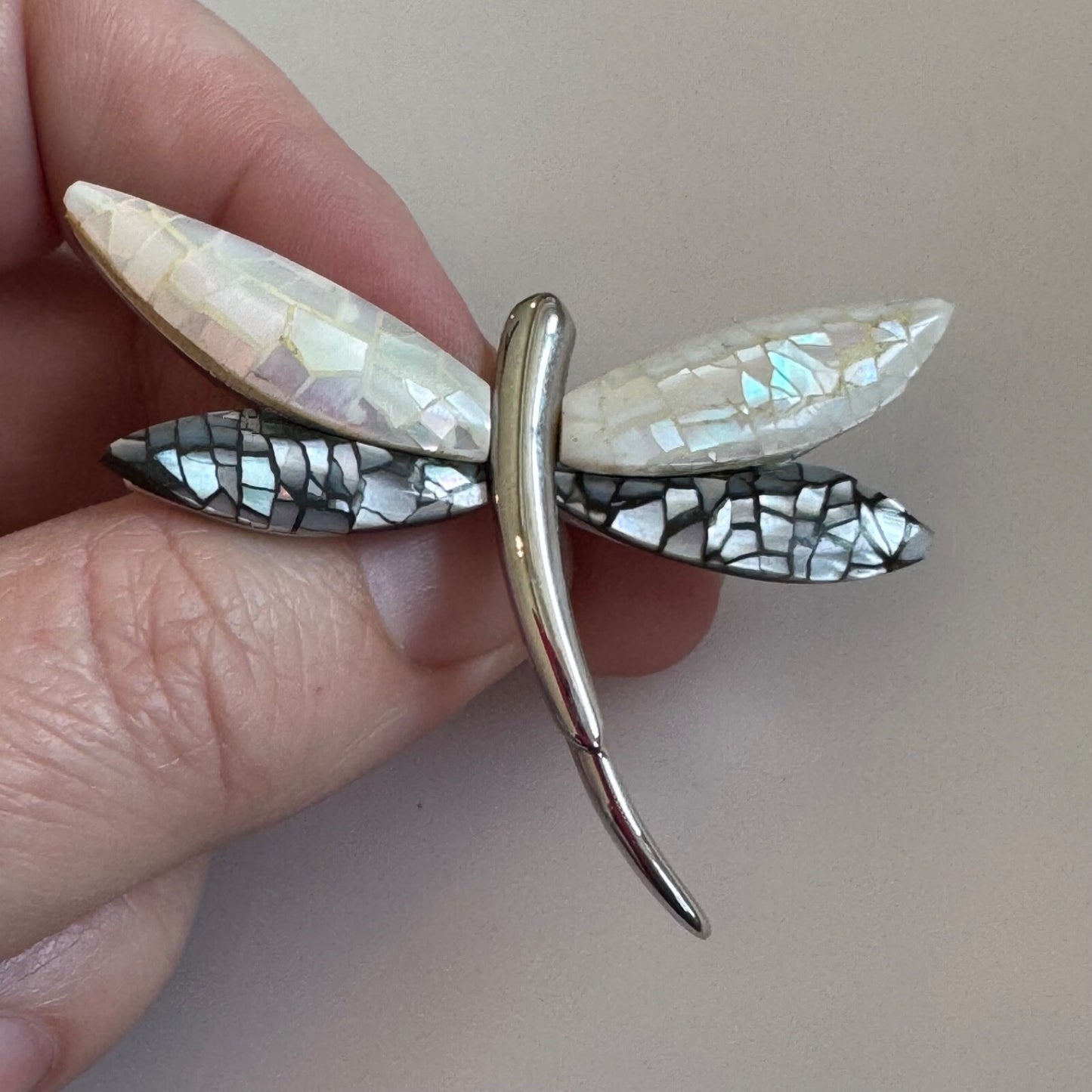 Unsigned Liz Claiborne Dragonfly Mother of Pearl Mosaic Brooch Pin Silver Tone