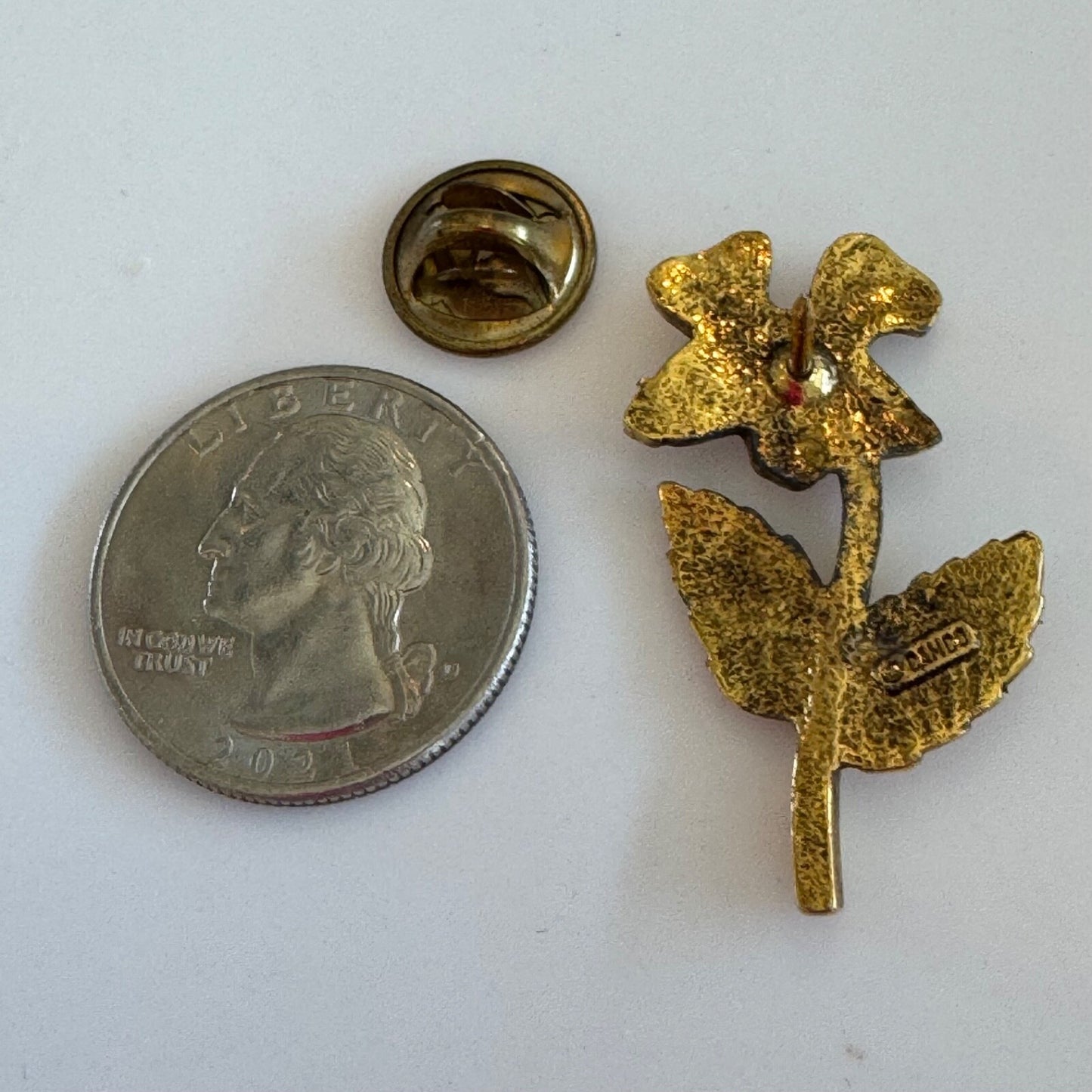 Vintage Gold Tone Camco Flower Pin Brooch Iris ?
