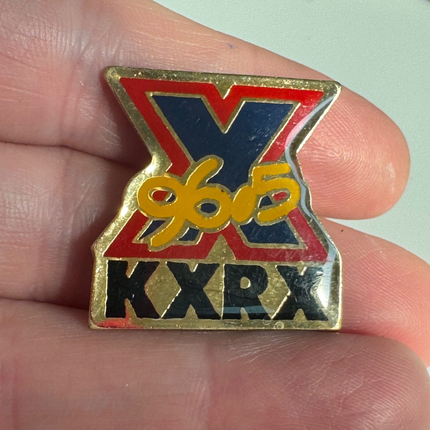 Vtg KXRX 96.5 Radio Lapel Pin Seattle Grunge Rock Nirvana, Pearl Jam