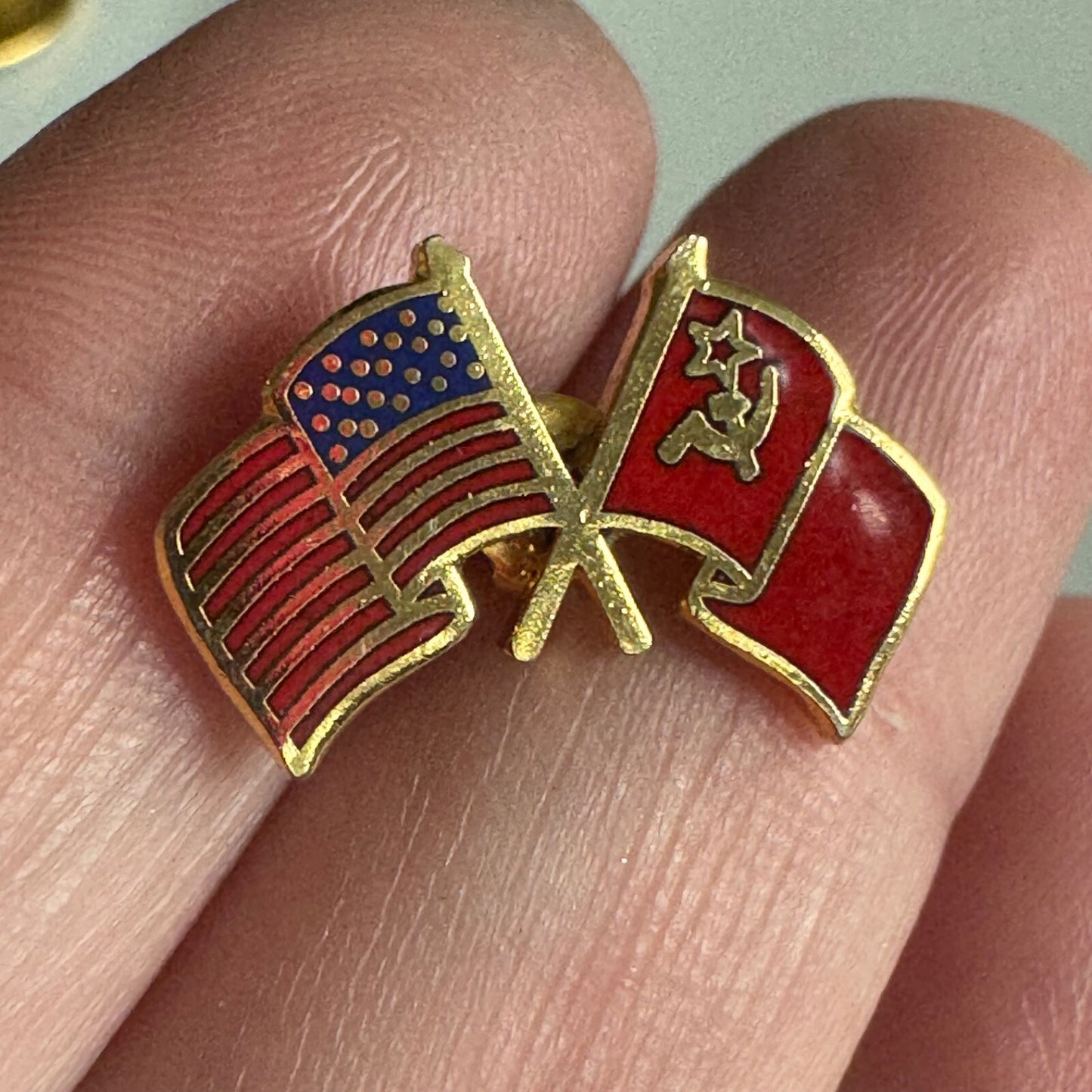 Vintage United States USSR Friendship Flag Enamel Lapel Pin Tie Tack