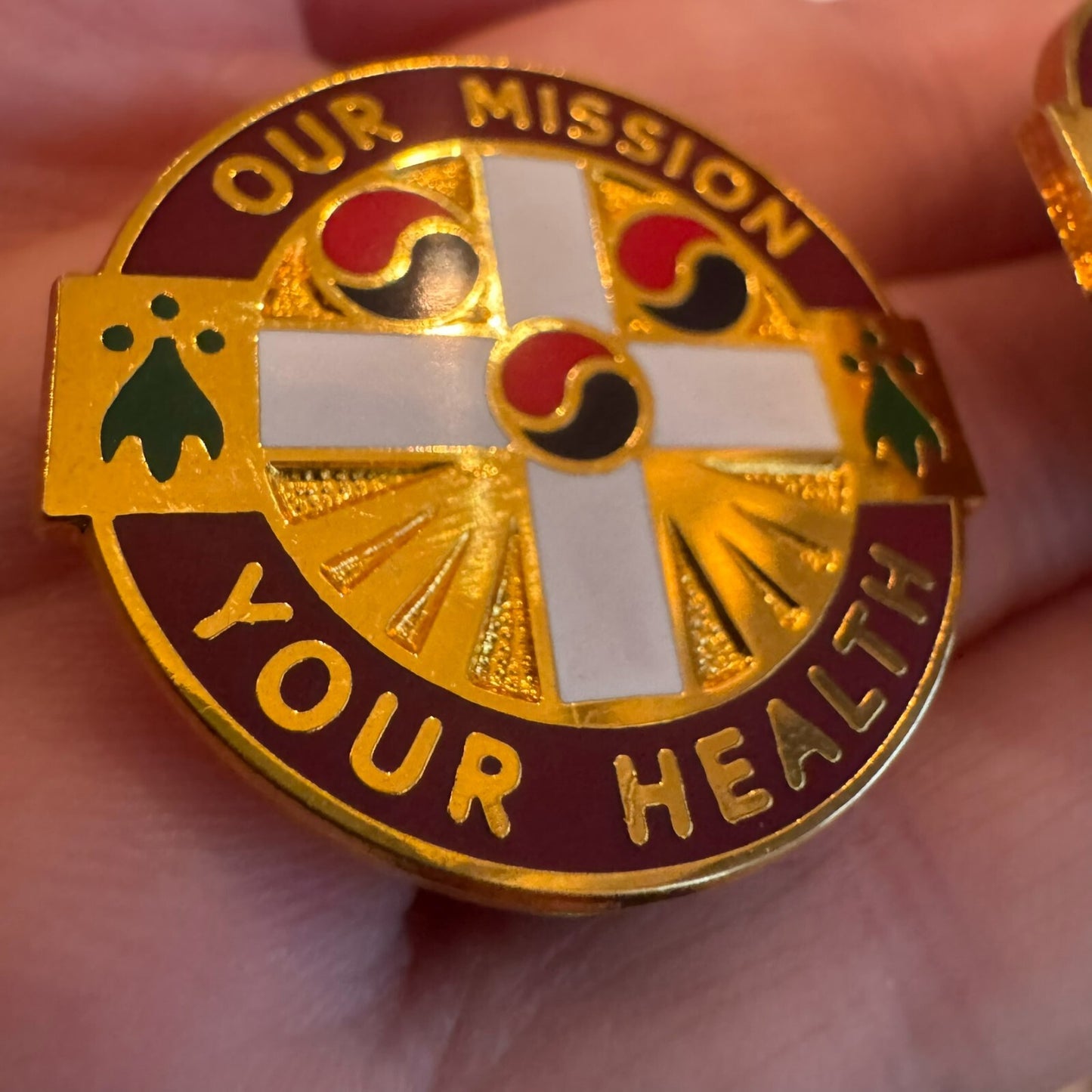 121st General Hospital Army Pair of Our Mission Your Health U.S. Army DI Pin