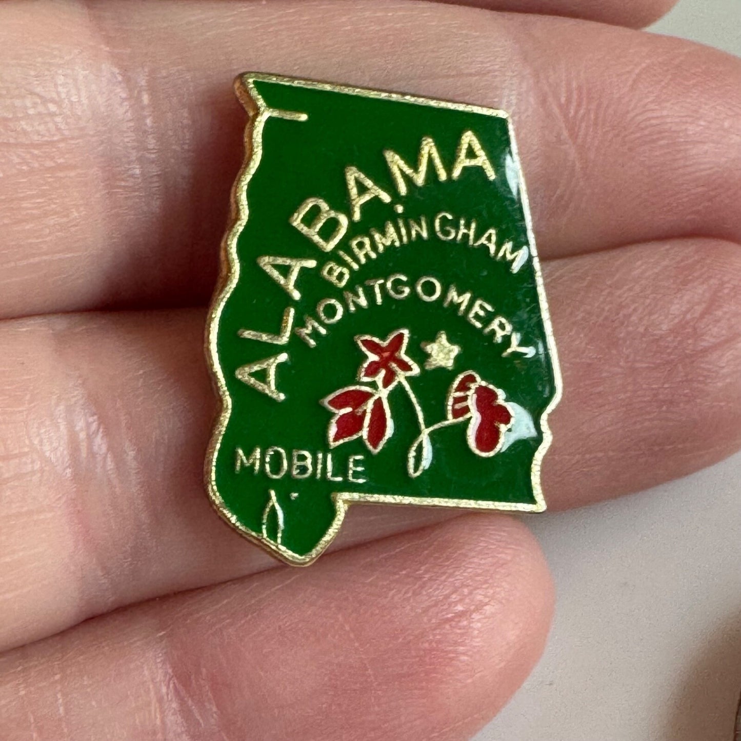Vintage Alabama Souvenir Tourist Lapel Pin State Shape Green Flowers